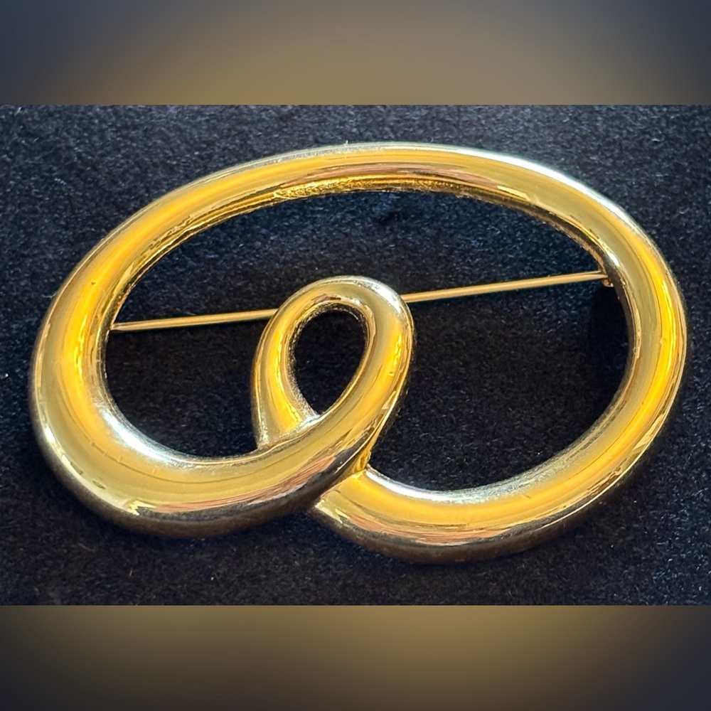 Elegant Monet Gold Brooch